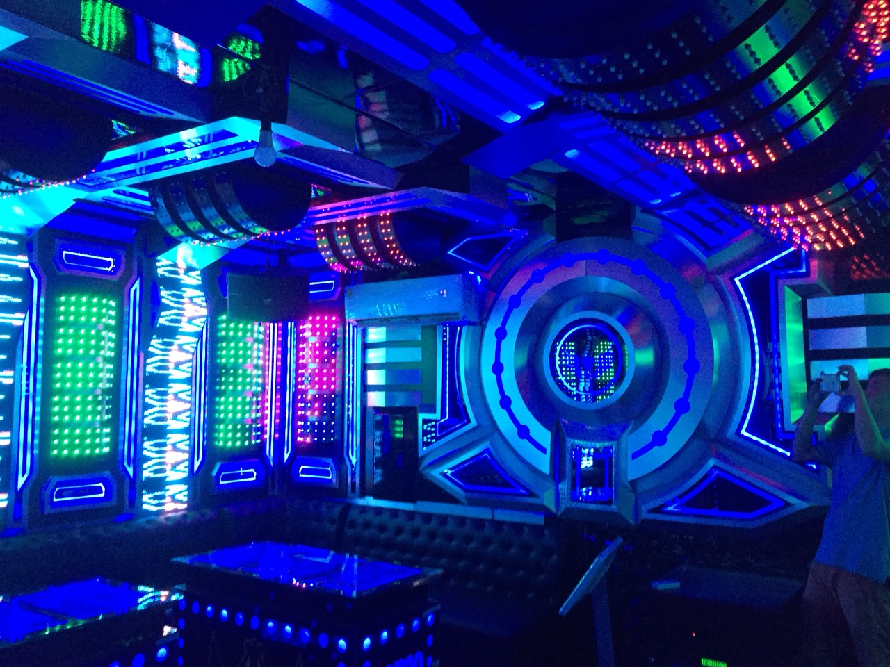 Thiết kế, thi công, hoàn thiện nội thất phòng hát karaoke tại khu vực Hà Nội và các tỉnh