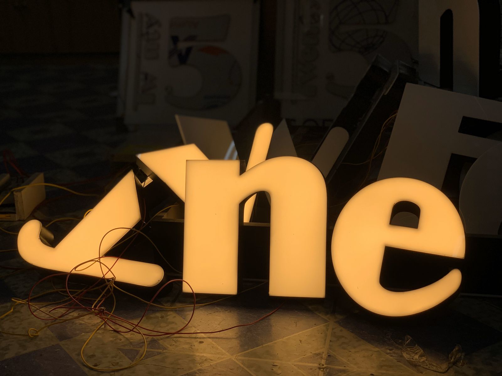 Biển LED chữ nổi