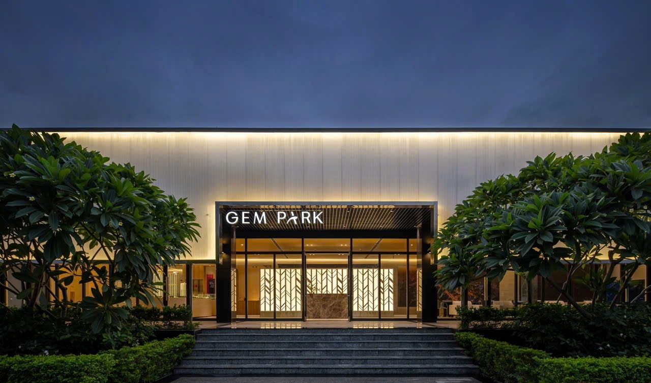 Biển nhận diện GEM PARK tại khu vực lối vào dự án Hải Phòng